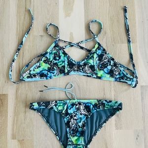 RARE Jolyn MALLYCE Seahorse Bikini M Tomcat Top EUC M Bali Bottom NWOT